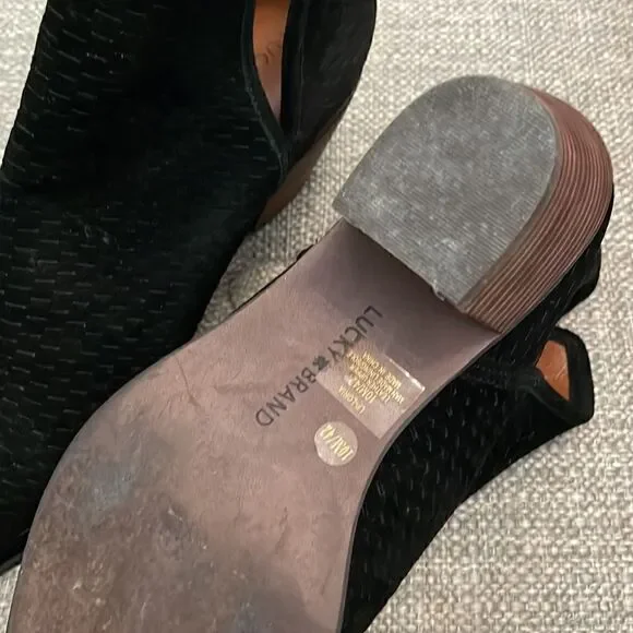 Lucky Brand Black booties  Size 10/42 get ready for Back to school and Fall - Picture 4 of 11